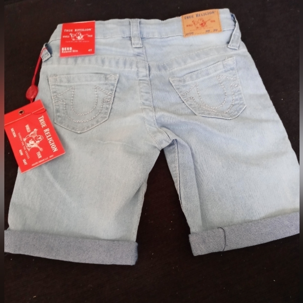 True Religion world tour child's 4T Geno Relaxed Slim lt wash denim shorts New